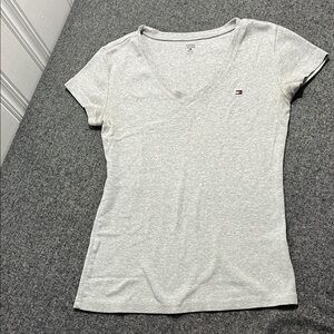 Tommy Hilfiger Women's Light Gray V-Neck Tee